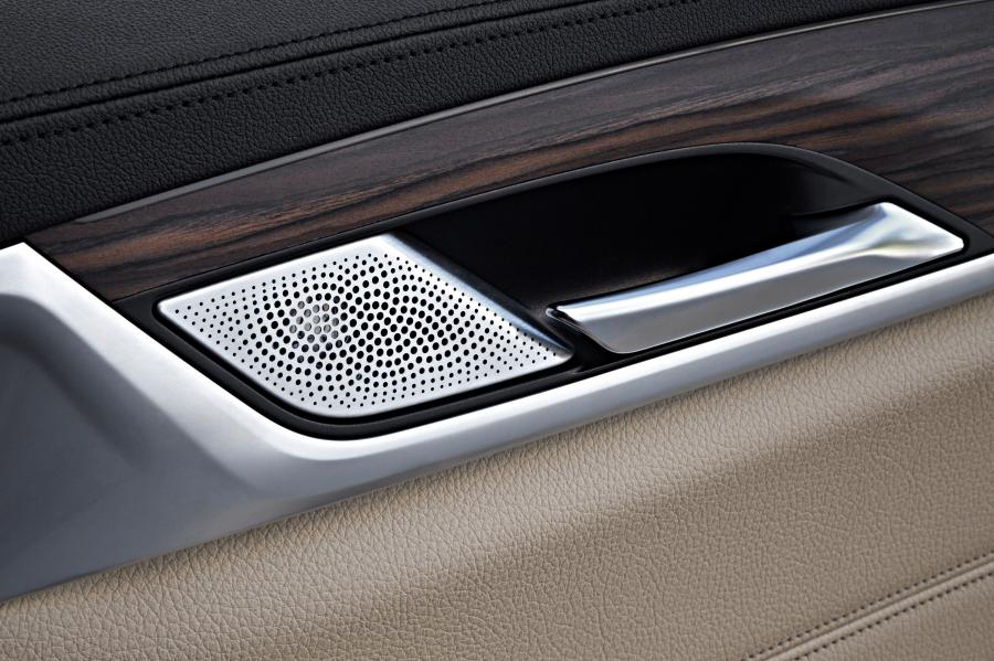 Детали интерьера BMW 530d xDrive Touring M Sport 2017 года  (WW) (фото 56 из 78)